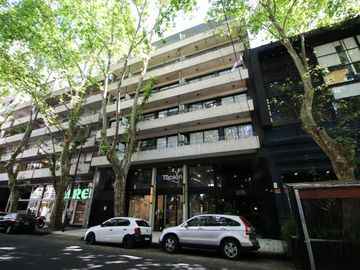 ¡Oportunidad! Departamento de 3 Ambientes con Cochera en Palermo Hollywood