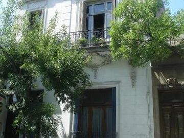 PH de 5 ambientes con terraza y entrada independiente.