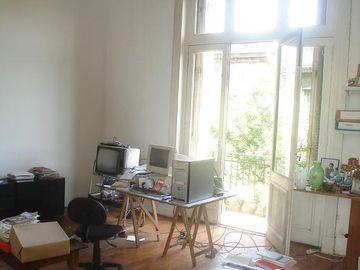 PH de 5 ambientes con terraza y entrada independiente.