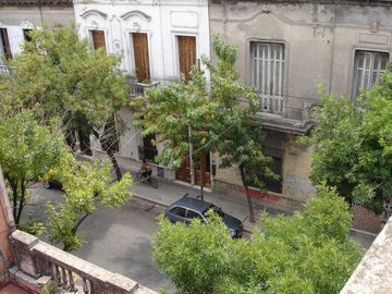 PH de 5 ambientes con terraza y entrada independiente.