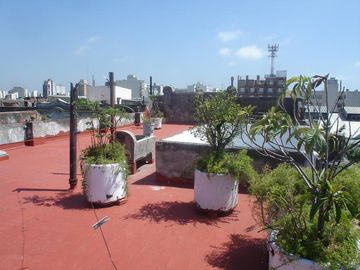 PH de 5 ambientes con terraza y entrada independiente.