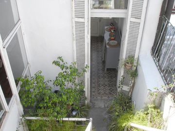PH de 5 ambientes con terraza y entrada independiente.