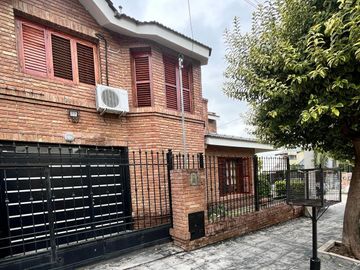 Casa 3 dormitorios 1 C/ BAÑO EN SUITE  - APTO CREDITO !!