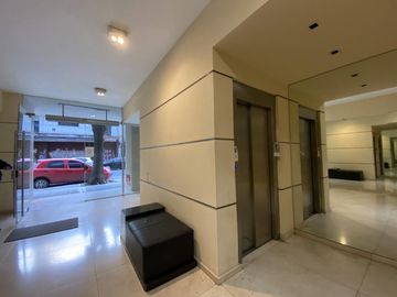 VENTA -  Departamento 1 dormitorio con cochera,  Palermo Nuevo,  Amenities, Apto Profesional