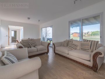 OPORTUNIDAD VENTA CASA San Sebastián A1 NO APTO CREDITO MB