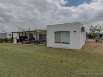 OPORTUNIDAD VENTA CASA San Sebastián A1 NO APTO CREDITO MB