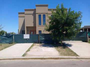 CASA EN VENTA A ESTRENAR - HARAS SANTA MARIA