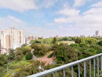 Departamento 4AMB con balcón terraza con gran vista al Parque Chacabuco