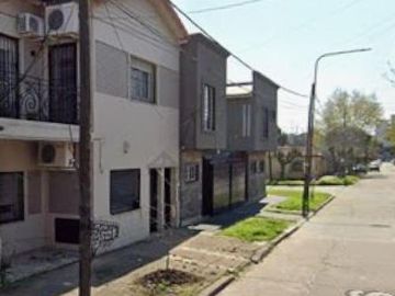 Departamento en venta - 2 Dormitorios 1 Baño - 112Mts2 - Bernal