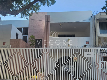 CASA EN VENTA EN PROVIDENCIA, GUADALAJARA