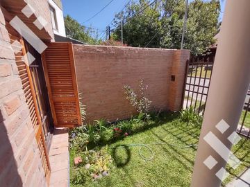 En Venta Dúplex 3 Dormitorios Barrio Santa Genoveva, Pilcomayo 767 Neuquén Capital -
