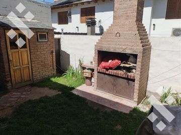 En Venta Dúplex 3 Dormitorios Barrio Santa Genoveva, Pilcomayo 767 Neuquén Capital -