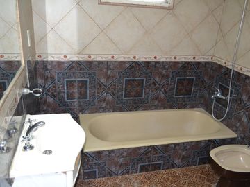 Casa-San Justo-Isidro Casanova-3ambientes-cochera-patio-oportunidad-permuta-financiación,lote propio