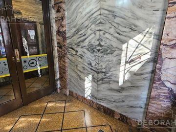Venta Departamento 3 ambientes con dependencia y balcón al frente! Apto profesional!