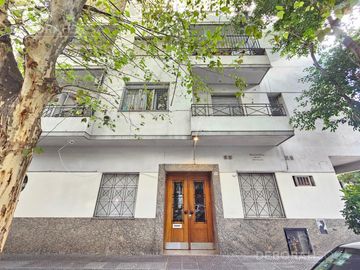 Venta Departamento 3 ambientes con dependencia y balcón al frente! Apto profesional!