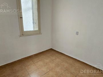 Venta Departamento 3 ambientes con dependencia y balcón al frente! Apto profesional!