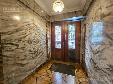 Venta Departamento 3 ambientes con dependencia y balcón al frente! Apto profesional!