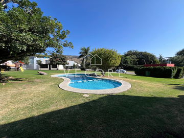 CASA EN VENTA EN BOSQUE CEDROS, ARBOLADA BOSQUES DE SANTA ANITA, TLAJOMULCO