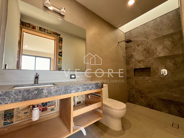 CASA EN VENTA EN BOSQUE CEDROS, ARBOLADA BOSQUES DE SANTA ANITA, TLAJOMULCO