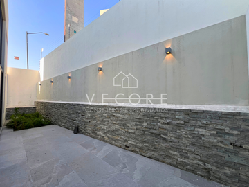 CASA EN VENTA EN BOSQUE CEDROS, ARBOLADA BOSQUES DE SANTA ANITA, TLAJOMULCO