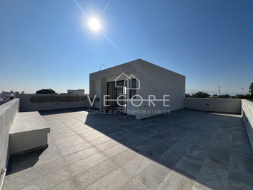 CASA EN VENTA EN BOSQUE CEDROS, ARBOLADA BOSQUES DE SANTA ANITA, TLAJOMULCO