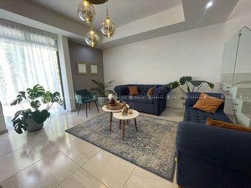 CASA EN VENTA EN RESIDENCIAL ASTURIAS FRENTE A PARQUE