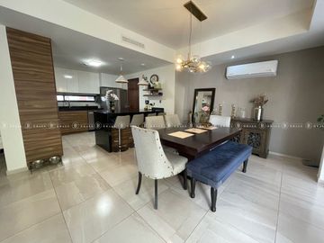 CASA EN VENTA EN RESIDENCIAL ASTURIAS FRENTE A PARQUE