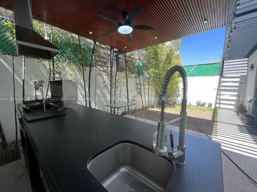 CASA EN VENTA EN RESIDENCIAL ASTURIAS FRENTE A PARQUE