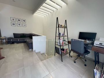 CASA EN VENTA EN RESIDENCIAL ASTURIAS FRENTE A PARQUE