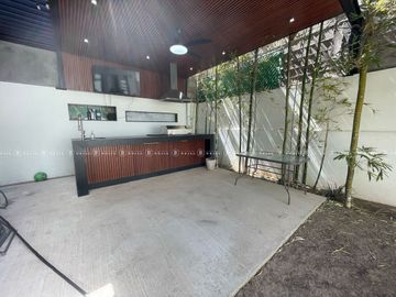 CASA EN VENTA EN RESIDENCIAL ASTURIAS FRENTE A PARQUE