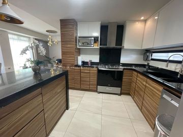 CASA EN VENTA EN RESIDENCIAL ASTURIAS FRENTE A PARQUE