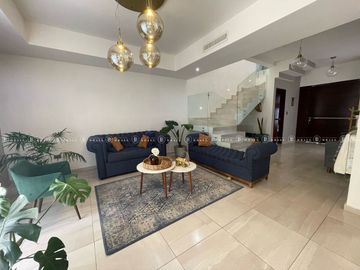 CASA EN VENTA EN RESIDENCIAL ASTURIAS FRENTE A PARQUE