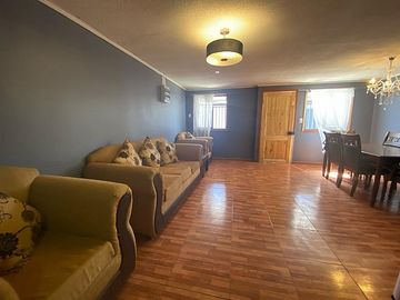 Se vende casa remodelada sector Río Viejo