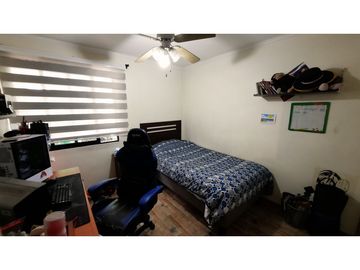 VENTA CASA 4D 3B 2E 1 Bodega  - REMODELADA - MUY BIEN UBICADA - LA REINA
