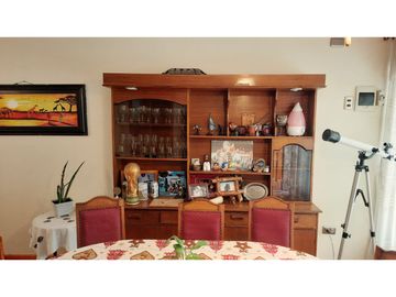 VENTA CASA 4D 3B 2E 1 Bodega  - REMODELADA - MUY BIEN UBICADA - LA REINA