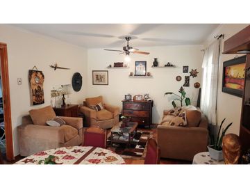 VENTA CASA 4D 3B 2E 1 Bodega  - REMODELADA - MUY BIEN UBICADA - LA REINA