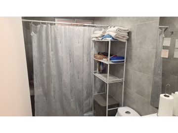 VENTA CASA 4D 3B 2E 1 Bodega  - REMODELADA - MUY BIEN UBICADA - LA REINA