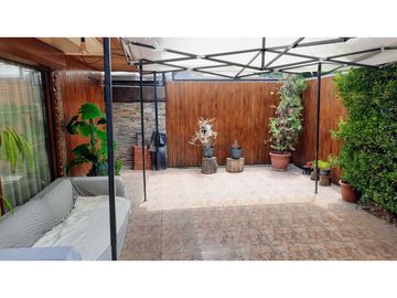 VENTA CASA 4D 3B 2E 1 Bodega  - REMODELADA - MUY BIEN UBICADA - LA REINA