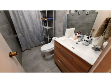 VENTA CASA 4D 3B 2E 1 Bodega  - REMODELADA - MUY BIEN UBICADA - LA REINA