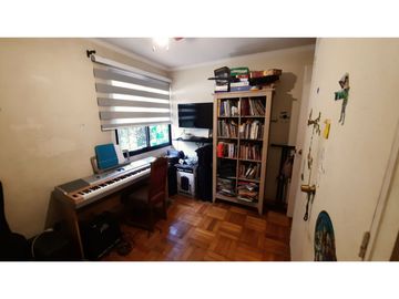 VENTA CASA 4D 3B 2E 1 Bodega  - REMODELADA - MUY BIEN UBICADA - LA REINA