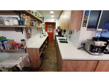 VENTA CASA 4D 3B 2E 1 Bodega  - REMODELADA - MUY BIEN UBICADA - LA REINA