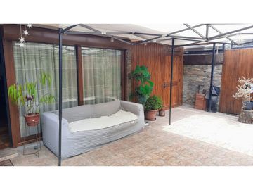 VENTA CASA 4D 3B 2E 1 Bodega  - REMODELADA - MUY BIEN UBICADA - LA REINA