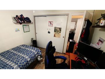 VENTA CASA 4D 3B 2E 1 Bodega  - REMODELADA - MUY BIEN UBICADA - LA REINA