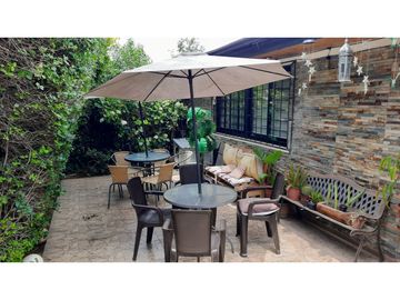 VENTA CASA 4D 3B 2E 1 Bodega  - REMODELADA - MUY BIEN UBICADA - LA REINA