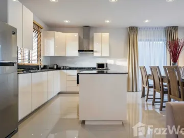 3 bedroom villa with private pool