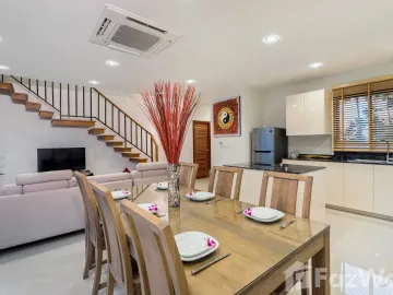 3 bedroom villa with private pool