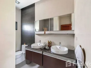 3 bedroom villa with private pool