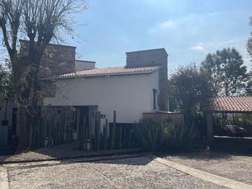 Venta de Casa en condominio en San Nicolás Totolapan