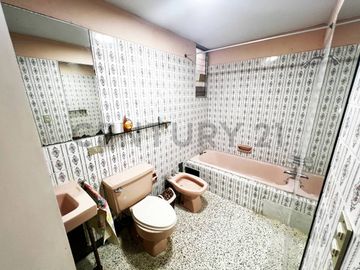 VENTA DE CASA DE 3 PISOS EN BELLAVISTA