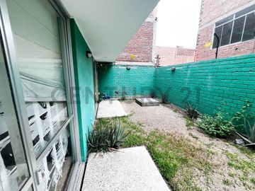 VENTA DE CASA DE 3 PISOS EN BELLAVISTA